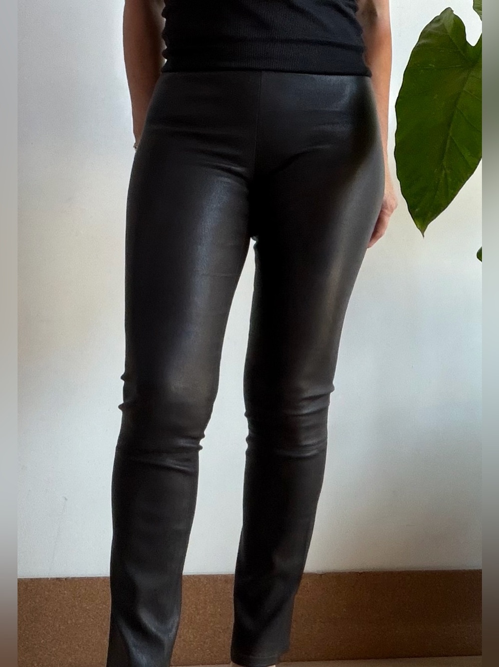 Vince Black Leather Skinny Pants size XS  petite